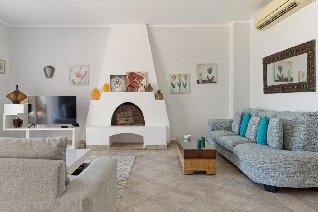White With Open Lagoon View Villa *